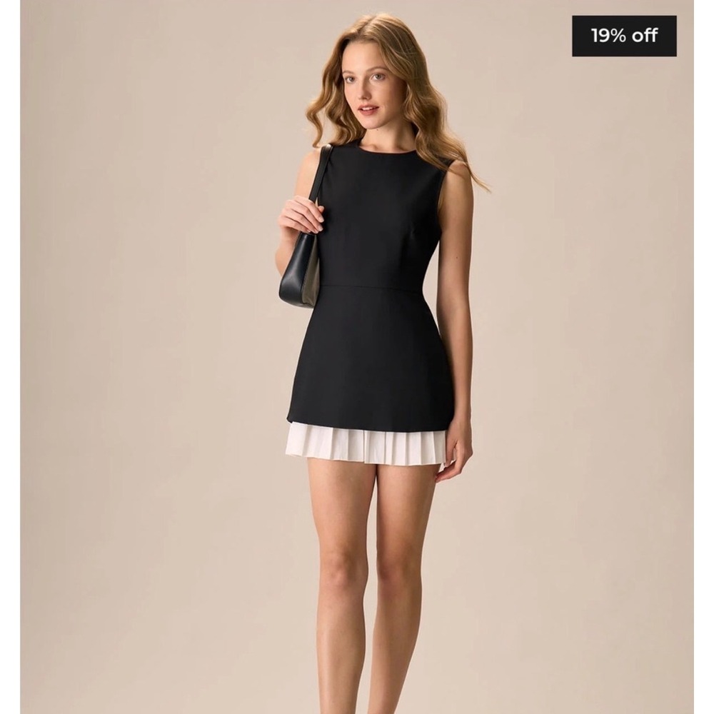 NWT** RIHOAS Black Sleeveless Mini Dress White Pleated Hem Contrast Trim Small